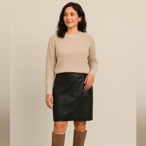 Calvin Klein Black Faux Leather Wrap Skirt – Size 4